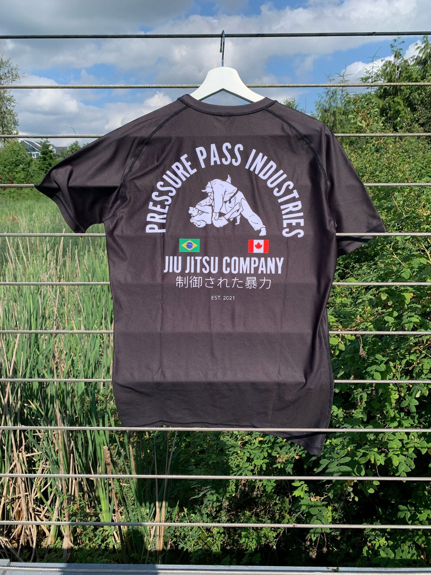 "Pressure" Short Sleeve Rashguard Black