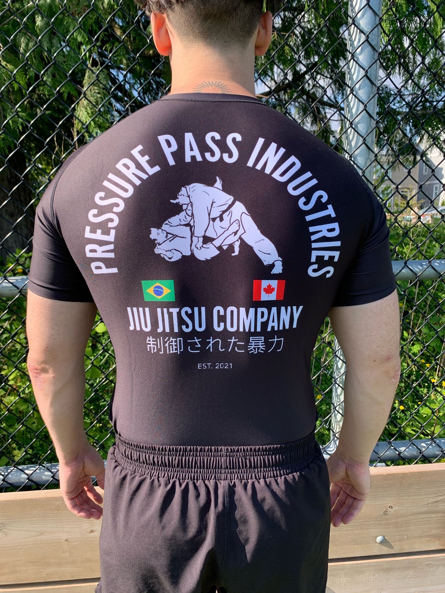 "Pressure" Short Sleeve Rashguard Black