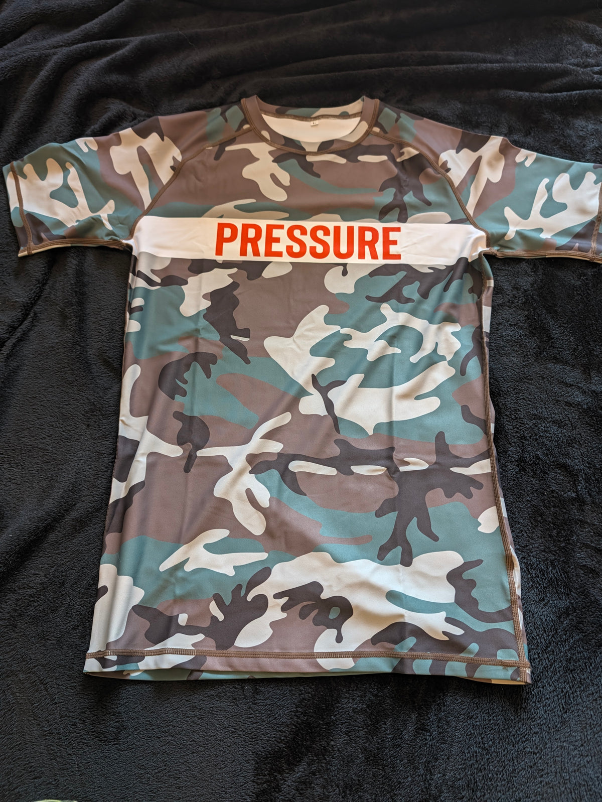 "Pressure" Short Sleeve Rashguard Camo